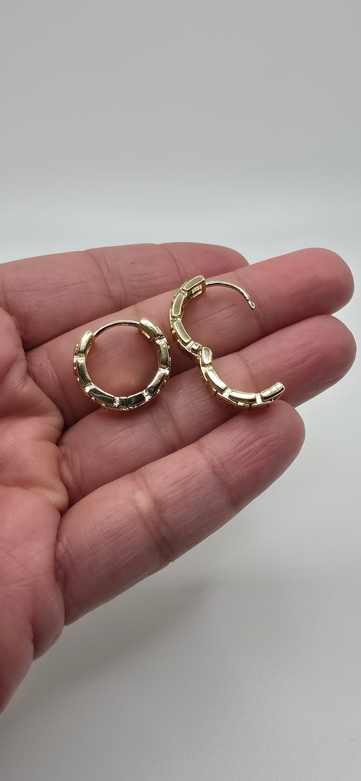 #105 Greek Key Gold-Filled Huggie Hoop Earringd